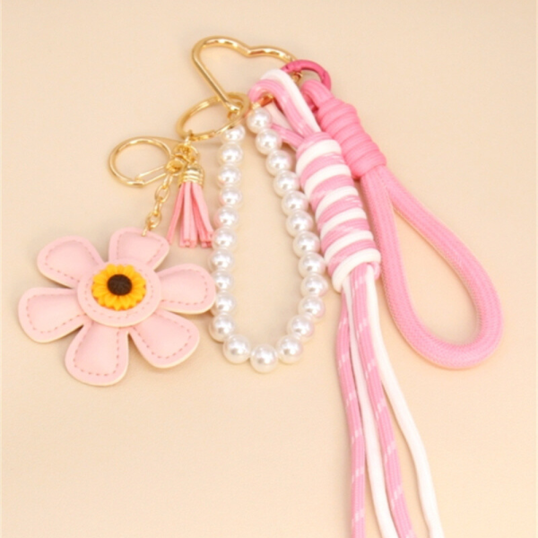 Taschenanhänger Blume & Perlen rosa