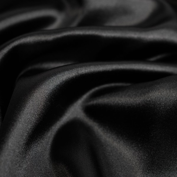 Satin Glänzend schwarz