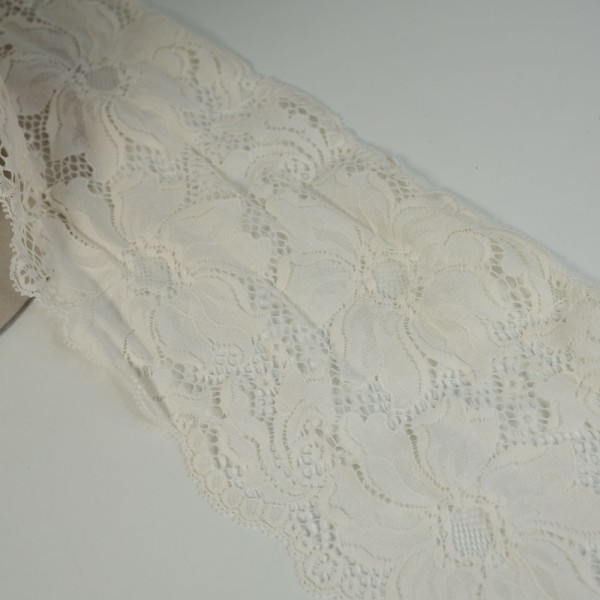 Spitzenborte 15cm Blume ivory
