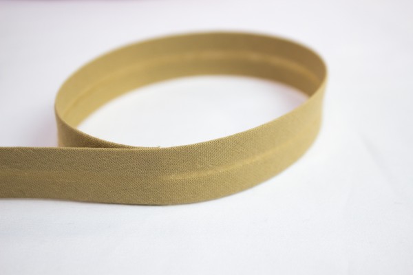 Schrägband vorgefalzt beige