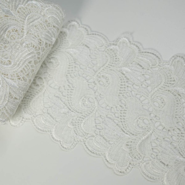 Spitzenborte 11cm Stickerei ivory