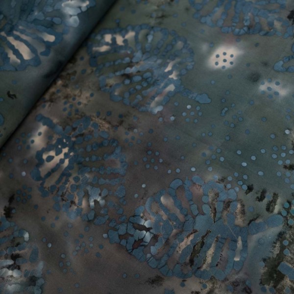 Baumwollwebware Batik Blätter rauchblau